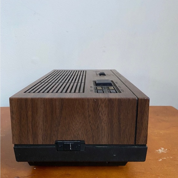 VINTAGE 80s General Electric 7-4640A AM FM Digital Alarm Clock Radio - Picture 8 of 12